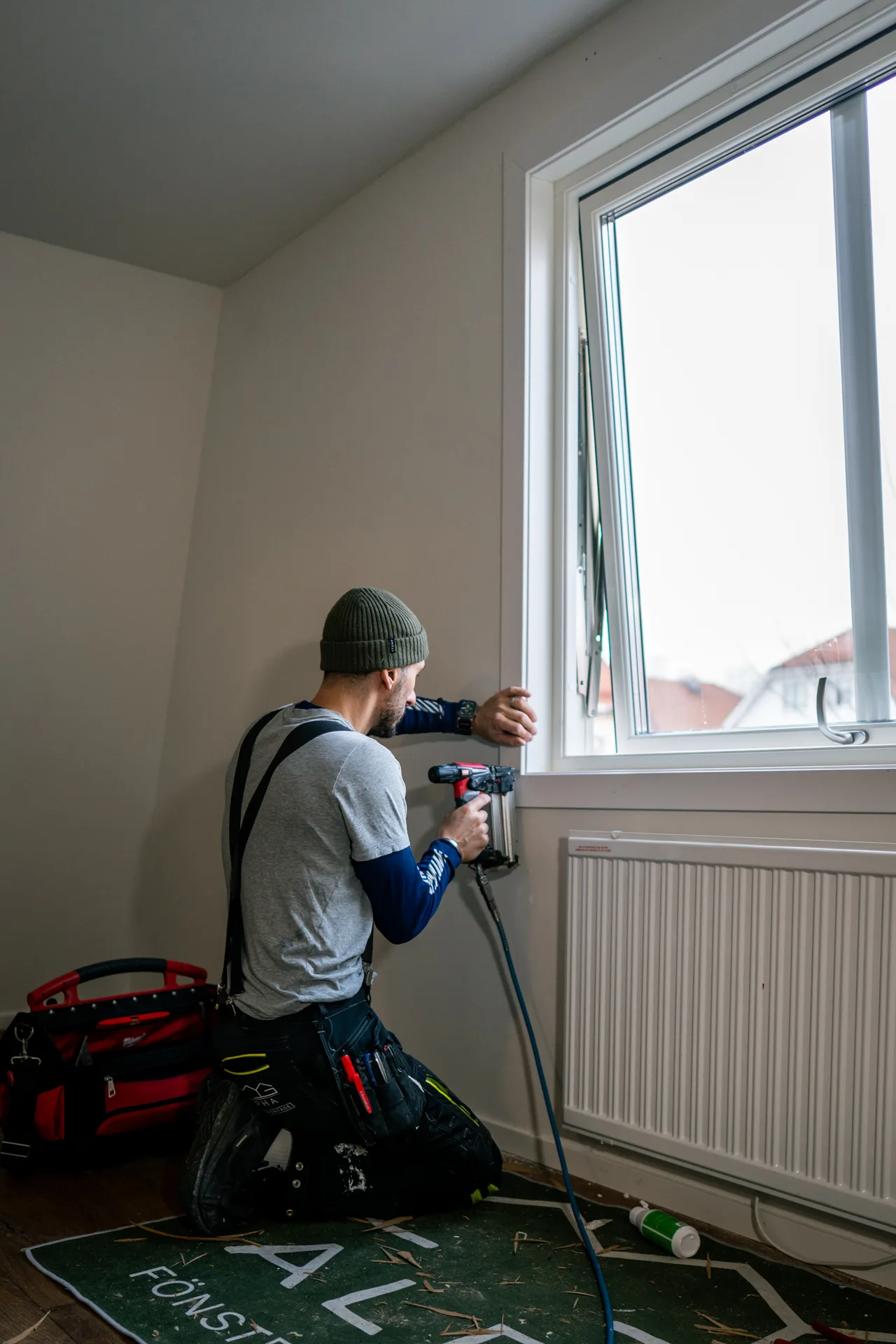 Fönstermontör vid arbete i Stockholm - MG Alpha