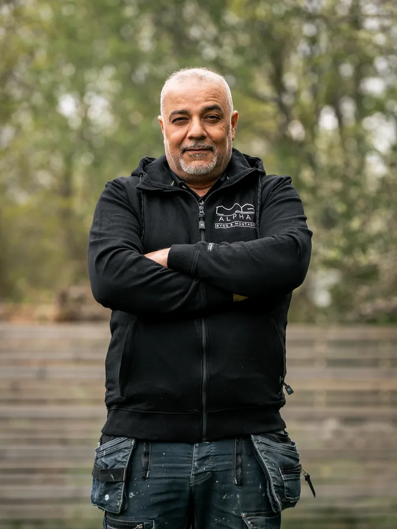 Carlos, Grundare på MG Alpha