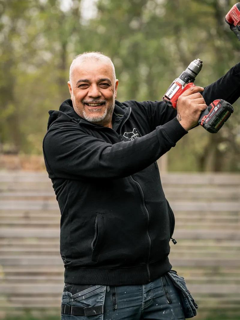 Carlos, Grundare på MG Alpha - på riktigt